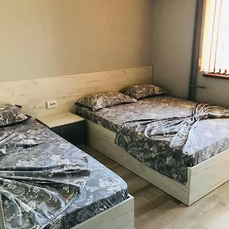 게스트하우스 семейна къща “вълчеви” *